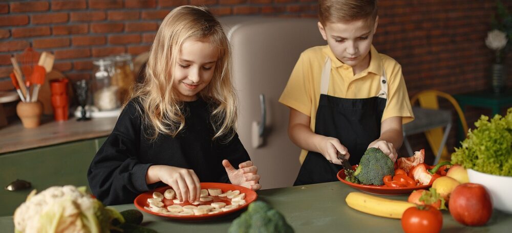 children food preparing 5626030