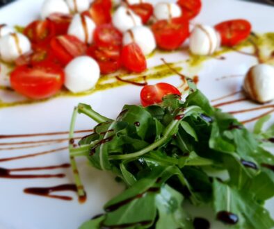 Jakie są sekrety kuchni śródziemnomorskiej - inspiracje na lato