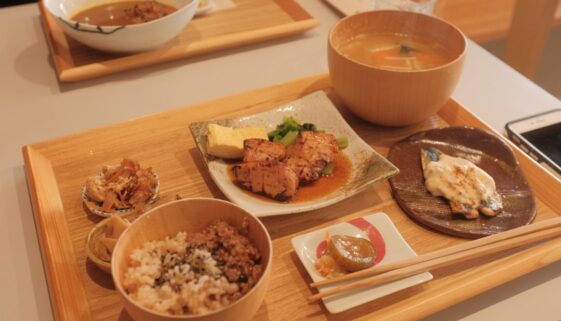 Czym jest japońska kuchnia wege i dlaczego zyskuje popularność w Europie